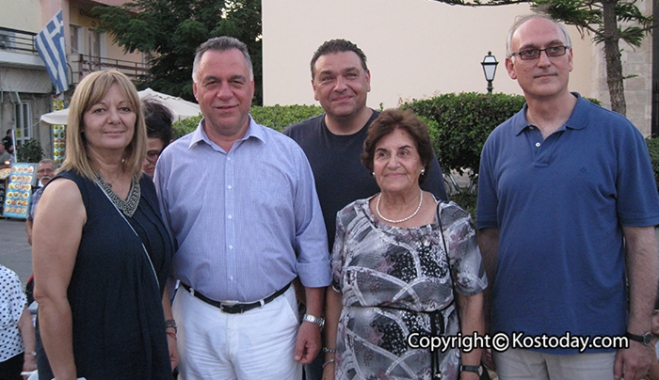 ΕΝΤΥΠΩΣΙΑΚΟ το τρίτο πρόγραμμα του ΡΙΚ στην πλ. Ελευθερίας Κώοι και Κύπριοι έγιναν ένα! (βίντεο-φωτό)