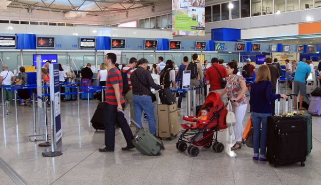 Προβλέψεις ΣΕΤΕ για 35 εκατ. τουρίστες σε μια εξαετία