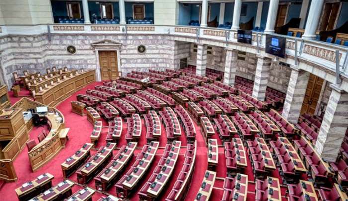 Στη Βουλή σήμερα η συζήτηση επί του νομοσχεδίου για το μεταναστευτικό