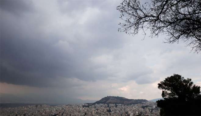 Καιρός: Τοπικές βροχές θα σημειωθούν μέχρι το μεσημέρι κυρίως στα νησιά του Ανατολικού Αιγαίου, όπου θα εκδηλωθούν και μεμονωμένες καταιγίδες.