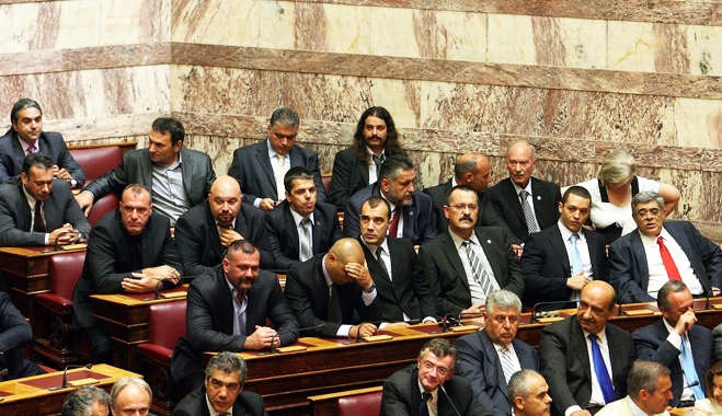 Σε δίκη παραπέμπεται ολόκληρη η κοινοβουλευτική ομάδα της Χρυσής Αυγής