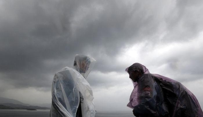 Πάνω από 10.000 άνθρωποι το πρωί της Πέμπτης στη Μυτιλήνη