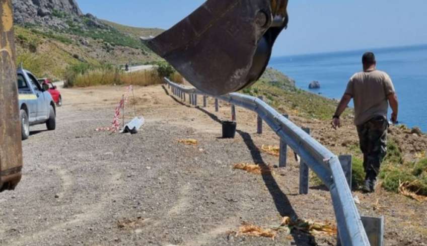 Ολοκληρώθηκε η τοποθέτηση προστατευτικών μπαρών στο πάρκινγκ πάνω από τα Θερμά