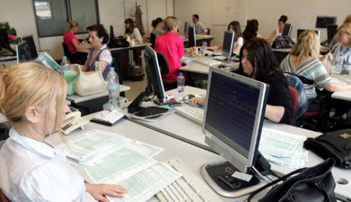Συνεχίζουν την αποχή οι δημόσιοι υπάλληλοι
