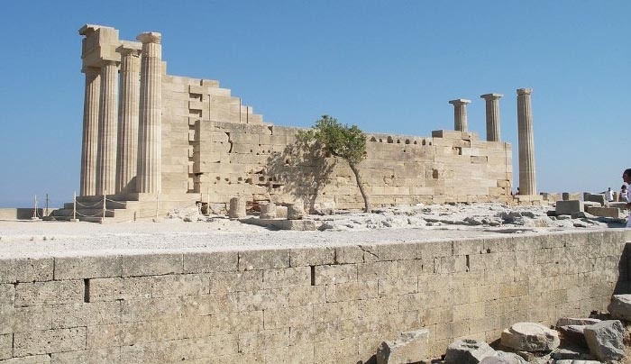 Πολυμελής ομάδα Κινέζων δημοσιογράφων στην Ρόδο