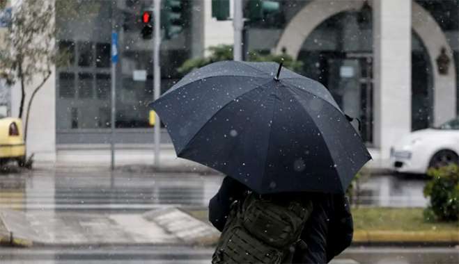 Καιρός σήμερα: Τοπικές βροχές και 8 μποφόρ στο Αιγαίο