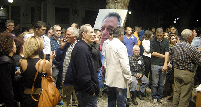 Πανηγυρικό κλίμα στο εκλ.κέντρο της Δύναμης Αλλαγής (foto)