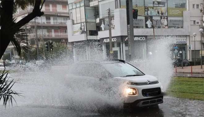Καιρός σήμερα: Ισχυρές καταιγίδες και άνεμοι 8 μποφόρ στο Αιγαίο