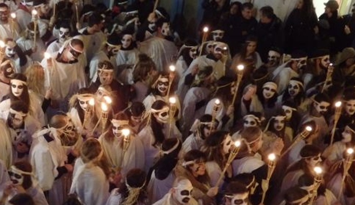 Λαοθάλασσα οι λαμπαδηφόροι στη Νάξο! (ΦΩΤΟ+ΒΙΝΤΕΟ)