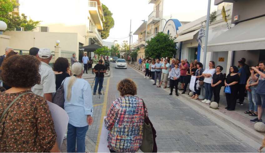 ΚΩΣ: Με μικρή συμμετοχή κόσμου η διαμαρτυρία για τις ελλείψεις στην υγεία !