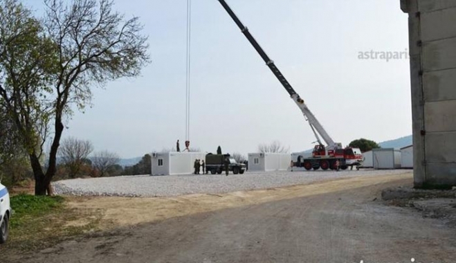 Φωτογραφίες: Πυρετός εργασιών στη Χίο για «εικόνα hot spot»