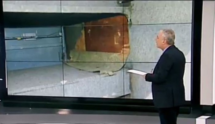 "Ξετρύπωσαν" καταζητούμενο - Είχε φτιάξει κρύπτη στην κρεβατοκάμαρα του - ΒΙΝΤΕΟ