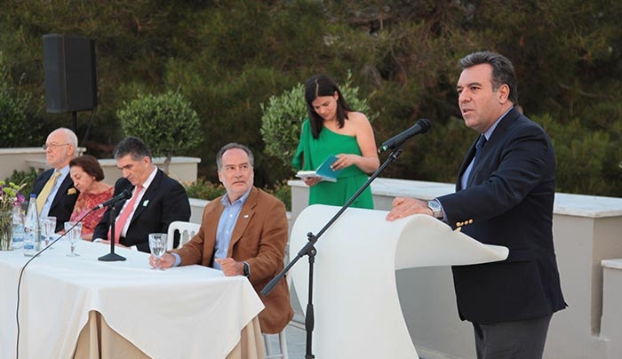 ΜΑΝΟΣ ΚΟΝΣΟΛΑΣ: «Η Ελλάδα πρέπει να δημιουργήσει το δικό της σύστημα περιβαλλοντικών δεικτών στον τουρισμό»