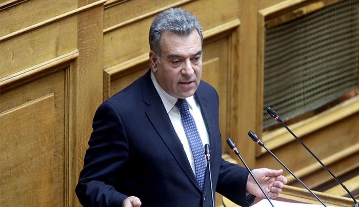 ΜΑΝΟΣ ΚΟΝΣΟΛΑΣ: «Αναγνωρίζεται η ανάγκη έργων ενίσχυσης της στατικής επάρκειας του κτιρίου που στεγάζει το Γυμνάσιο και τις Λυκειακές Τάξεις Κάσου. Οι Κτιριακές Υποδομές Α.Ε. αναλαμβάνουν τον έλεγχο και την κοστολόγηση»