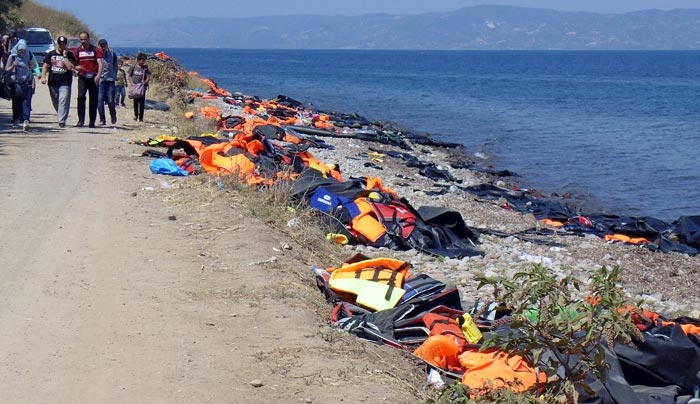 Ψάχνουν χώρο για την ταφή των πνιγμένων προσφύγων και μεταναστών