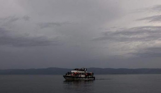 Το λιμενικό διαψεύδει ότι σκάφος του επιχείρησε να βυθίσει φουσκωτό με πρόσφυγες