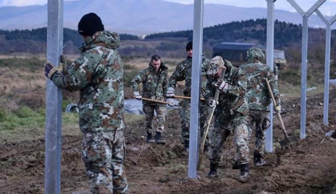 Και δεύτερο φράχτη στα σύνορα με την Ελλάδα σηκώνουν οι Σκοπιανοί