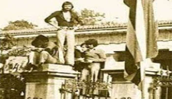 Κατάθεση στεφάνων απο τις  Κομματικές Οργανώσεις του ΚΚΕ - ΚΝΕ την Δευτέρα 17 Νοέμβρη