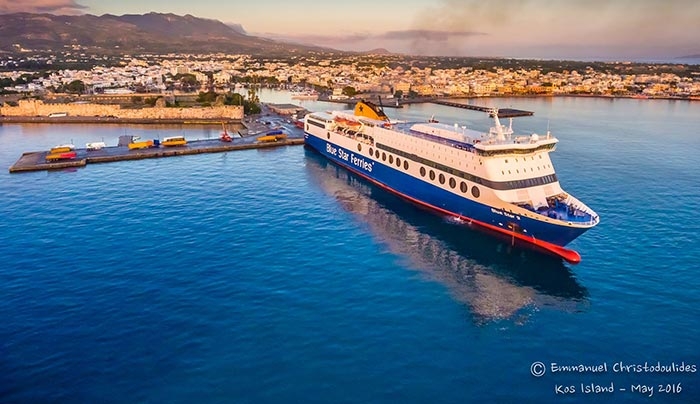Εκπτώσεις 50% σε νέους φοιτητές από Blue Star Ferries