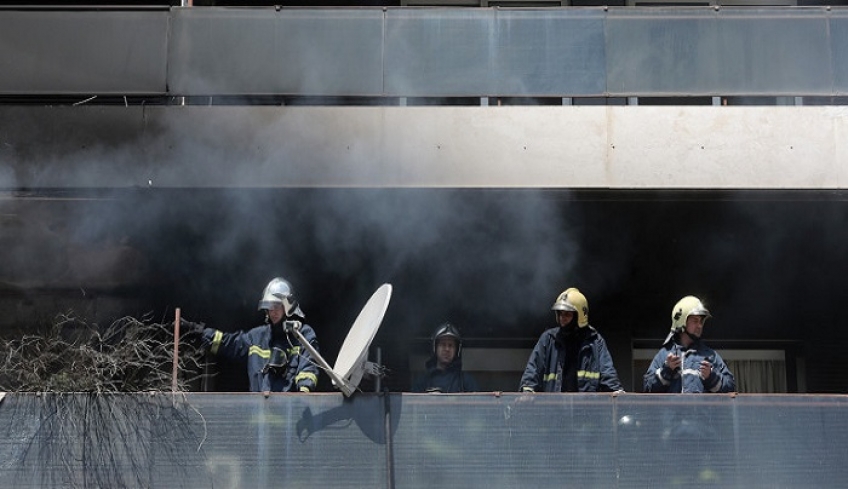 Φωτιά σε διαμέρισμα στου Ζωγράφου – Γυναίκα ανασύρθηκε νεκρή