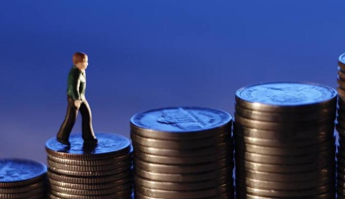 Η Ελλάδα ήταν ο φτωχότερος λαός της Ευρώπης το 2014 - Πόσος είναι ο πλούτος μετά την αφαίρεση των χρεών