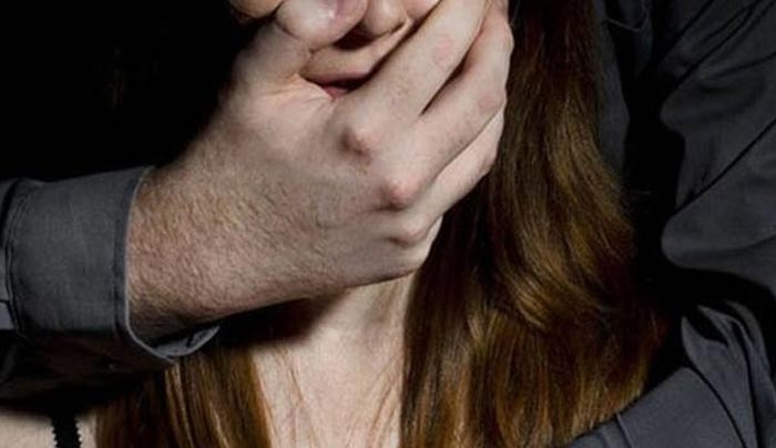 Τρόμος με «δράκο» στο Μετρό - Επιτέθηκε σε γυναίκα μέρα μεσημέρι!