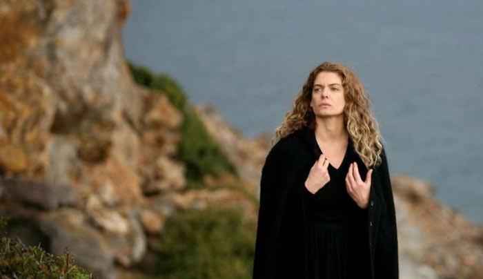 »Η Πόλη της Σιωπής»: Γυρισμένη στην Πάτμο, η ταινία της Άντζελας Ισμαήλου βγαίνει στις αίθουσες