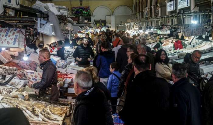 «Φωτιά» το σαρακοστιανό τραπέζι: Στα ύψη η τιμή σε χαλβά και ταραμοσαλάτα - Αύξηση και στη λαγάνα