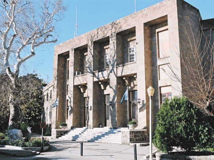 Διαμαρτύρονται οι καθηγητές της ΑΣΤΕΡ για τις δηλώσεις του κ. Μ. Κόνσολα