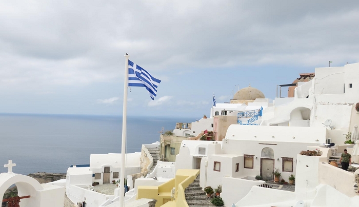 “Πορτοκαλί” η Σαντορίνη, χωρίς κρούσματα!!! Διαμαρτυρία των ξενοδόχων για τη νέα απόφαση Χαρδαλιά – Λοιμωξιολόγων