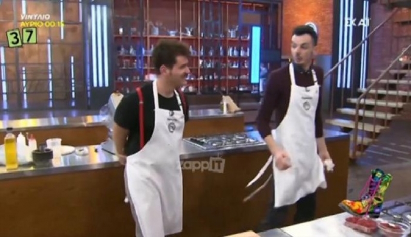 MasterChef: Το επικό τρολάρισμα του Ράδιο Αρβύλα σε Παντελή – Χαράλαμπο!