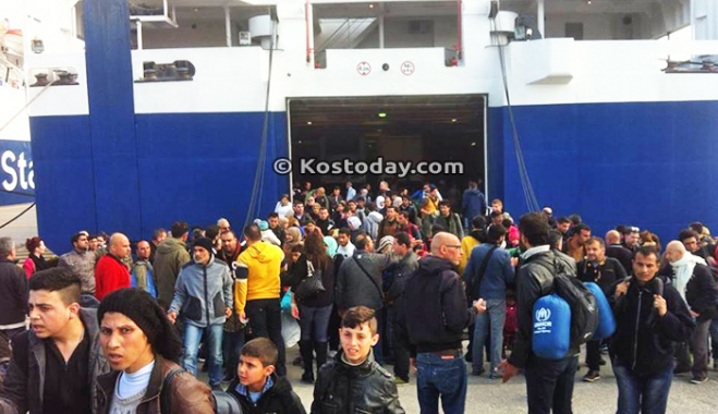 Σε Πειραιά και Καβάλα έφθασαν 2.433 πρόσφυγες και μετανάστες