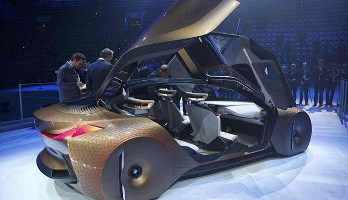 BMW Vision Next 100: Το φουτουριστικό όραμα της BMW για το αυτοκίνητο