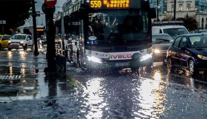 Καιρός σήμερα: Η κακοκαιρία Byron φέρνει βροχές, καταιγίδες και ισχυρούς ανέμους – Έντονα φαινόμενα σε Αττική και Θεσσαλονίκη