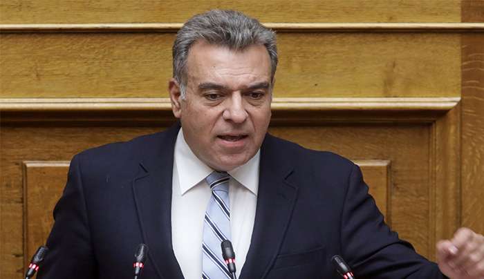 «Πρόταση του Μάνου Κόνσολα για εγκατάσταση απινιδωτών στα σχολεία της Δωδεκανήσου και εκπαιδευτικά προγράμματα παροχής πρώτων βοηθειών»