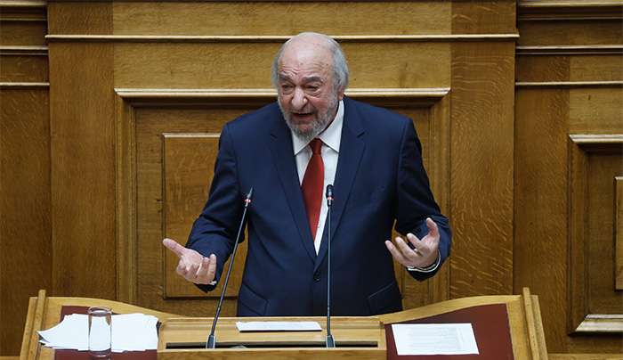 Γ. Νικητιάδης στη Βουλή: Πρόχειρη η ηλεκτροκίνηση στα ταξί - Χωρίς σχέδιο στις μεταφορές η Κυβέρνηση