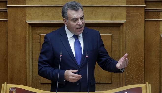 «Πρωτοβουλία του Μάνου Κόνσολα για τη μείωση των χρεώσεων των τραπεζών που σχετίζονται με τις ηλεκτρονικές συναλλαγές»
