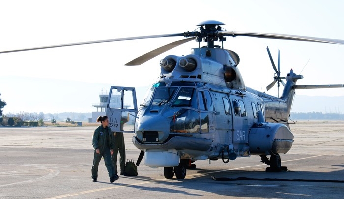 Μία ημέρα με τους πιλότους των ελικοπτέρων Super Puma (βίντεο-φωτό)