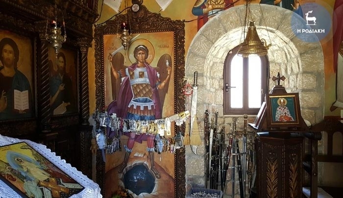 Δάκρυσε η εικόνα του Αρχαγγέλου Μιχαήλ στη Ρόδο; (φωτό)