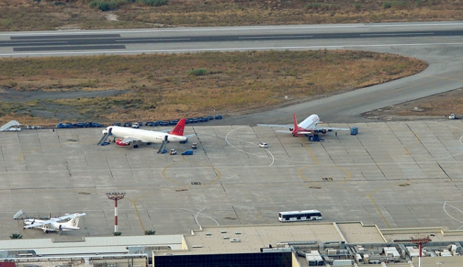 Ξέσπασαν κόντρες για την πώληση των αεροδρομίων