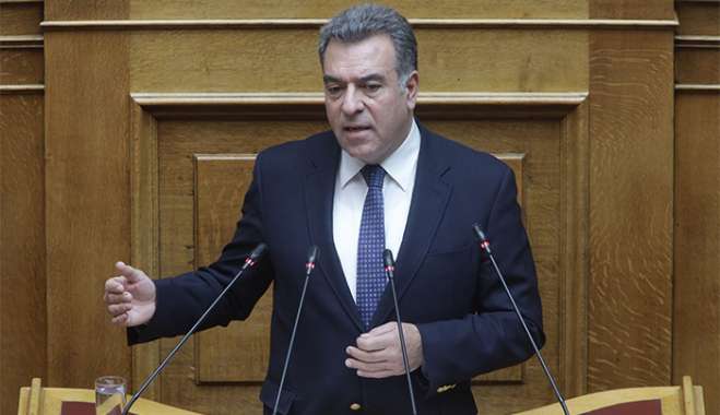 «Τη στήριξη των μελισσοκόμων ζητά ο Μάνος Κόνσολας»