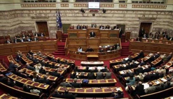 Υπερψηφίστηκε η τροπολογία για τον μειωμένο ΦΠΑ στα νησιά