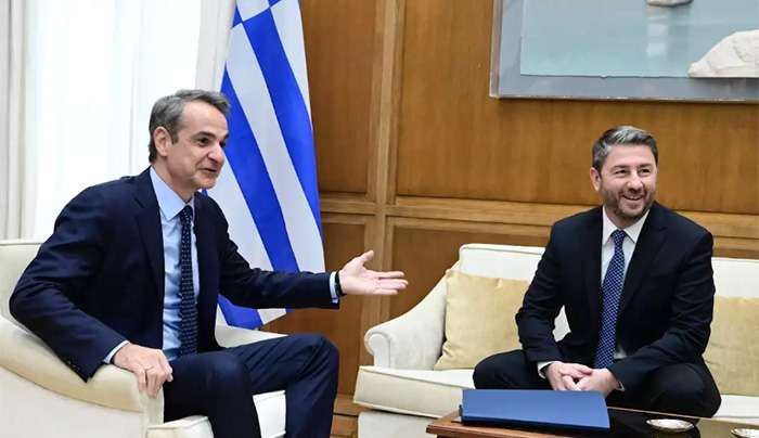 Η «ανάγνωση» της συνάντησης Μητσοτάκη – Ανδρουλάκη: Το «στοίχημα» της συναίνεσης και η «συμφωνία» να συνομιλούν ακόμη και αν διαφωνούν