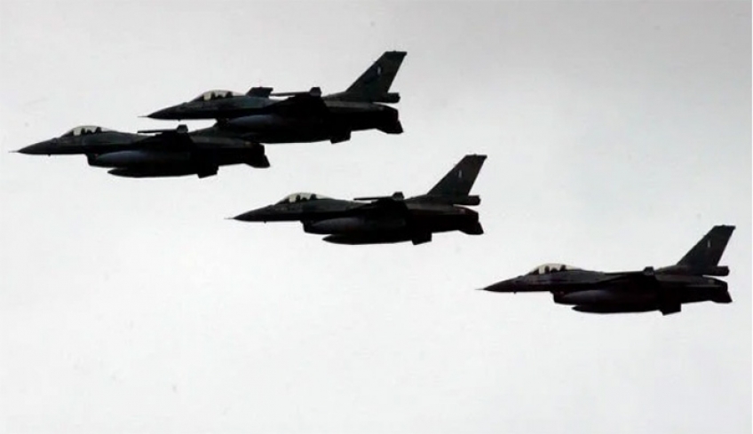 Τρεις τουρκικές παραβιάσεις και μία εικονική αερομαχία πάνω από το Αιγαίο