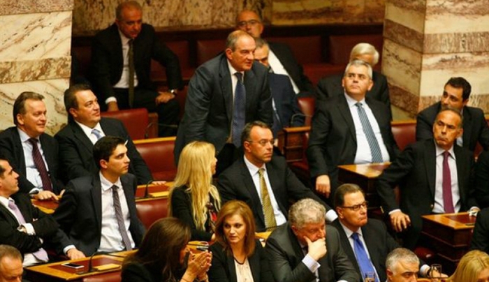 Σταύρος Δήμας: 160 ναι, 135 παρών