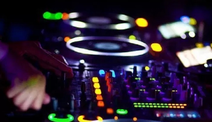 Σύλληψη (3) ημεδαπών για παραβάσεις σε καταστήματα στην Κω (18-8-19)