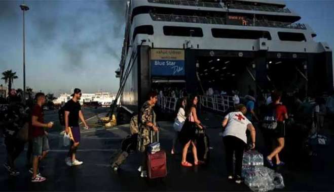 Οι μισθοί στην Ελλάδα έμειναν στο 2012 αλλά οι τιμές για διακοπές εκτοξεύτηκαν – Τι έδειξε έρευνα