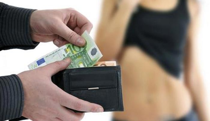 Εξαρθρώθηκε μεγάλο κύκλωμα που οδηγούσε στην πορνεία αλλοδαπές και Ελληνίδες