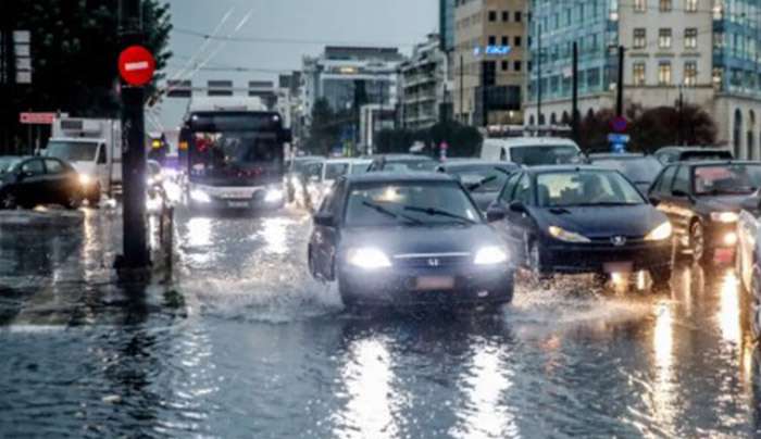 Καιρός σήμερα: Καταιγίδες τοπικά ισχυρές και θυελλώδεις άνεμοι – Αναλυτική πρόγνωση