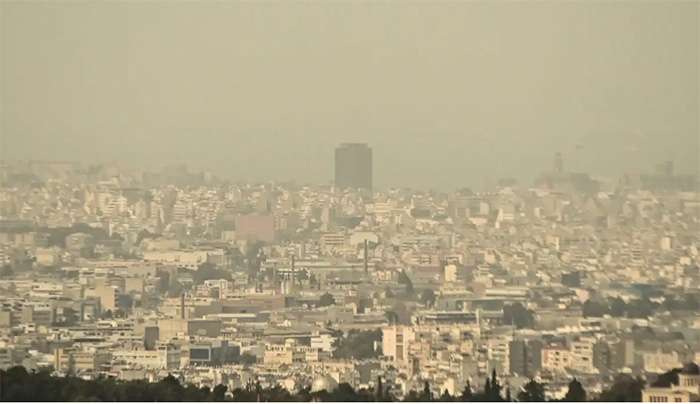 Καιρός σήμερα: «Εισβολή» αφρικανικής σκόνης – Στους 24 βαθμούς η θερμοκρασία στην Αττική